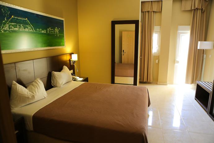 Imagen de la habitación del Hotel MauriCenter. Foto 8