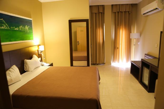 Imagen de la habitación del Hotel MauriCenter. Foto 15