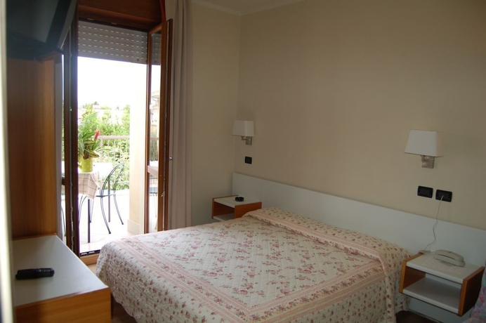 Imagen de la habitación del Hotel Mauro. Foto 8