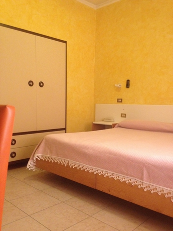 Imagen de la habitación del Hotel Mauro. Foto 10