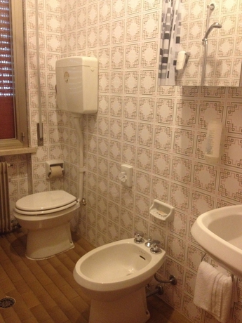 Imagen de la habitación del Hotel Mauro. Foto 17