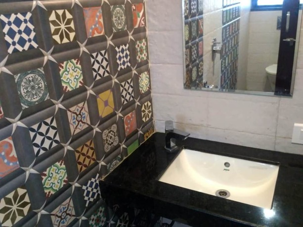 Imagen de la habitación del Hotel Maval Grand. Foto 4