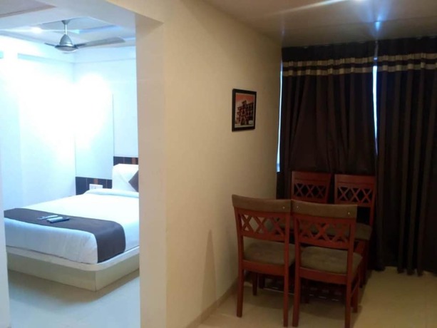 Imagen de la habitación del Hotel Maval Grand. Foto 10