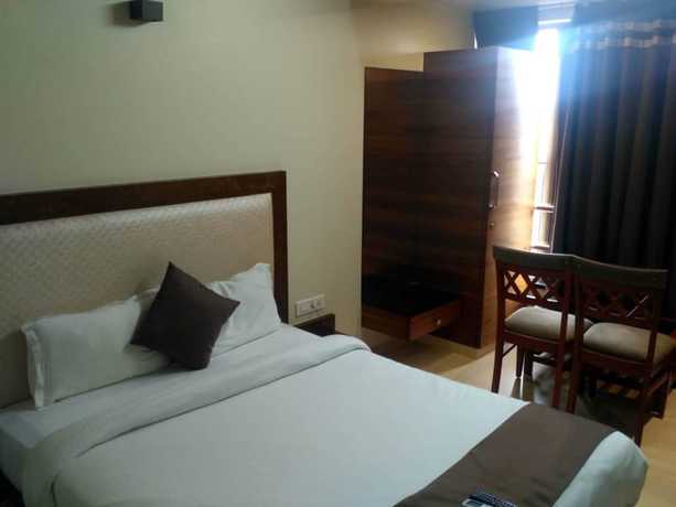 Imagen de la habitación del Hotel Maval Grand. Foto 11