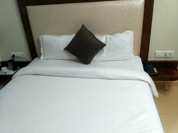 Imagen de la habitación del Hotel Maval Grand. Foto 12