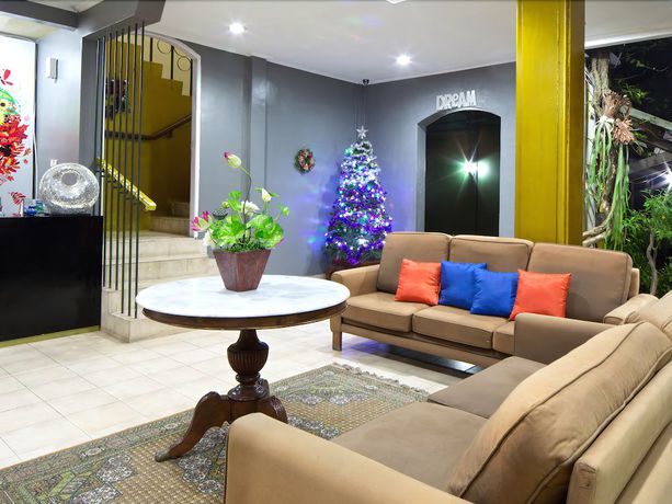 Imagen de los interiores del Hotel Maven Buncit. Foto 17