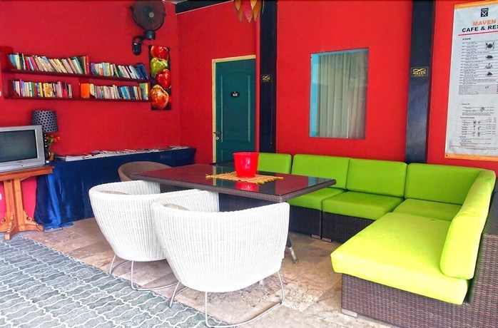 Imagen de los interiores del Hotel Maven Buncit. Foto 18