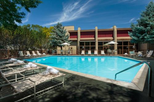 Imagen de la piscina del Hotel Maverick Hotel and Casino By Red Lion Hotels. Foto 20