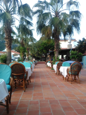 Imagen del bar/restaurante del Hotel Mavi Belce. Foto 4