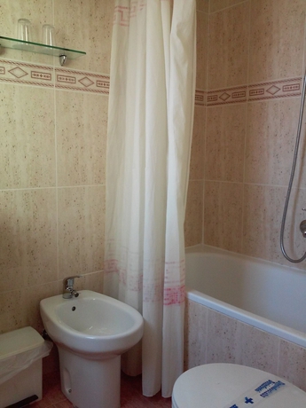 Imagen de la habitación del Hotel Mavi, Gandía. Foto 3