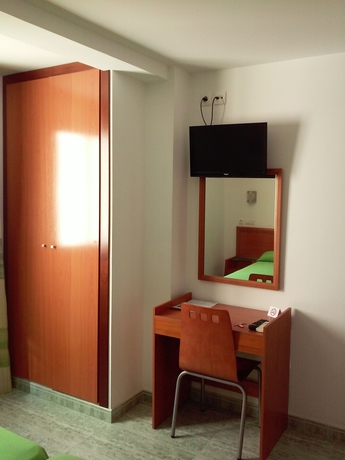 Imagen de la habitación del Hotel Mavi, Gandía. Foto 7