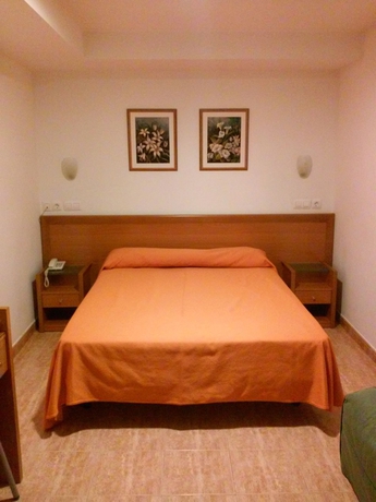 Imagen de la habitación del Hotel Mavi, Gandía. Foto 11