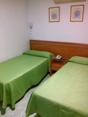 Imagen de la habitación del Hotel Mavi, Gandía. Foto 12