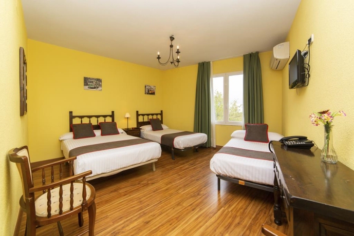 Imagen de la habitación del Hotel Mavi, La Cabrera. Foto 13