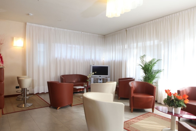 Imagen de los interiores del Hotel Mavino. Foto 18