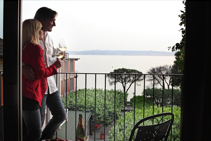 Imagen de la habitación del Hotel Mavino. Foto 13