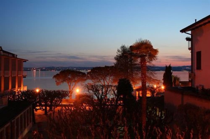 Imagen de los exteriores del Hotel Mavino. Foto 17