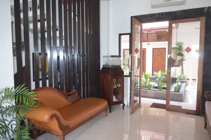 Imagen de los interiores del Hotel Mawar Asri, Kota Yogyakarta. Foto 17