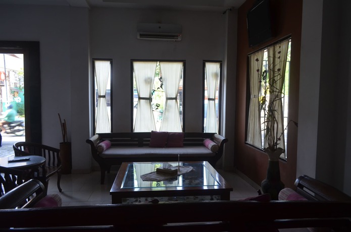 Imagen de los interiores del Hotel Mawar Asri, Kota Yogyakarta. Foto 19