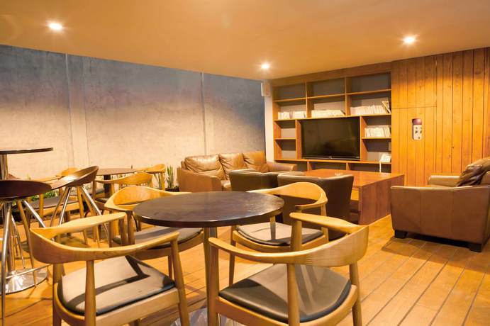 Imagen del bar/restaurante del Hotel Mawar. Foto 4