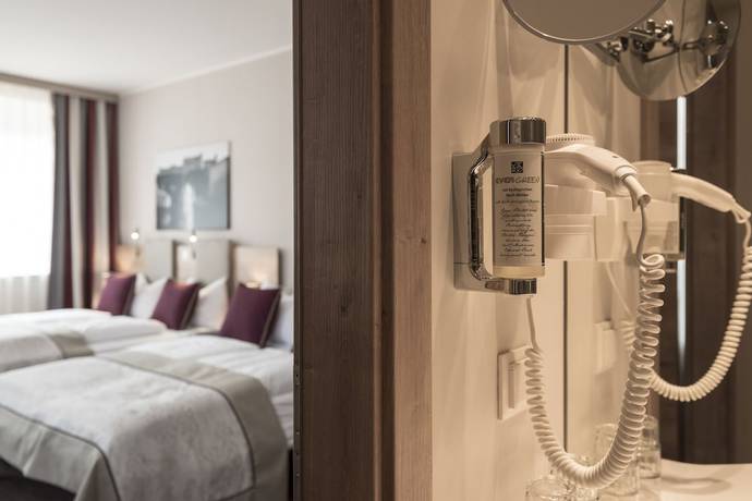 Imagen de la habitación del Hotel Max 70. Foto 3