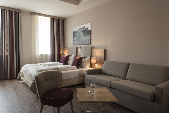 Imagen de la habitación del Hotel Max 70. Foto 9