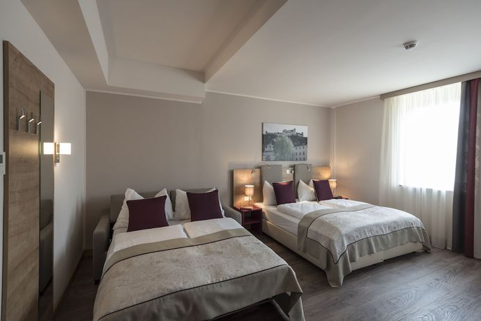 Imagen de la habitación del Hotel Max 70. Foto 15