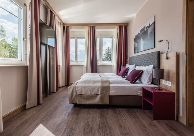 Imagen de la habitación del Hotel Max 70. Foto 16