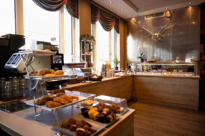 Imagen del bar/restaurante del Hotel Max 70. Foto 5