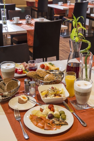 Imagen del bar/restaurante del Hotel Max Brown Hotel 7th District. Foto 9