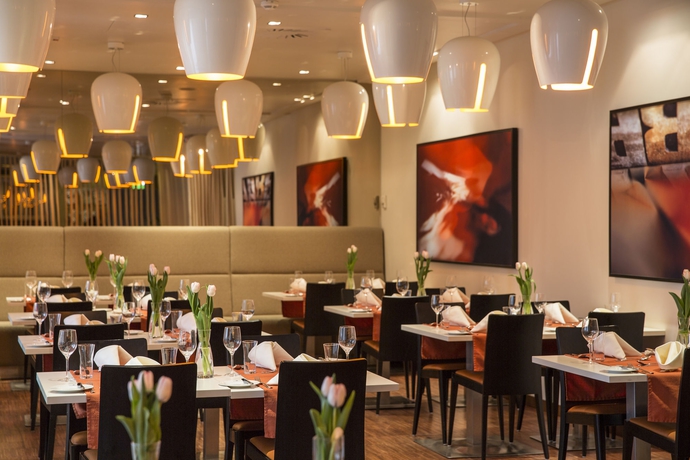 Imagen del bar/restaurante del Hotel Max Brown Hotel 7th District. Foto 10