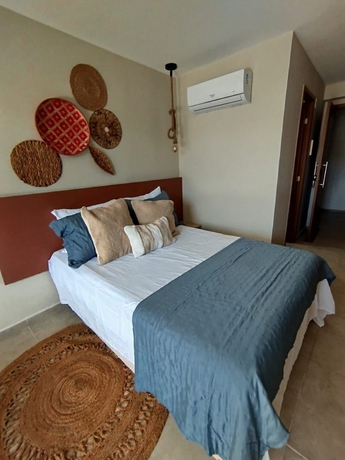 Imagen de la habitación del Hotel Max Carneiros. Foto 13