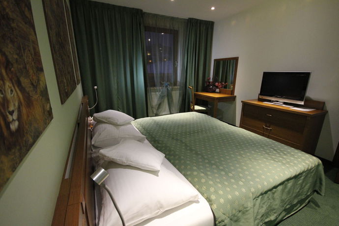 Imagen de la habitación del Hotel Max Inn. Foto 4