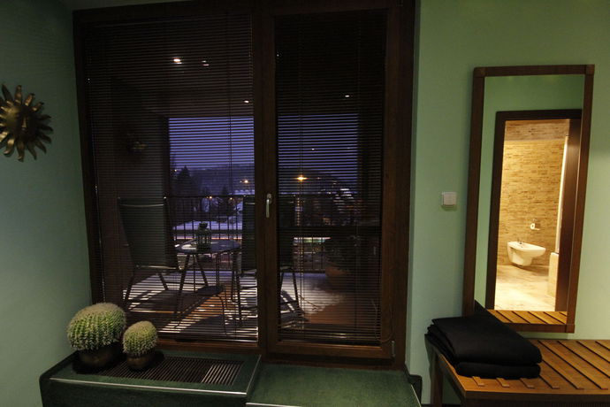 Imagen de los interiores del Hotel Max Inn. Foto 16