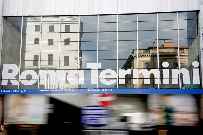 Imagen de los exteriores del Hotel Max, Roma. Foto 14