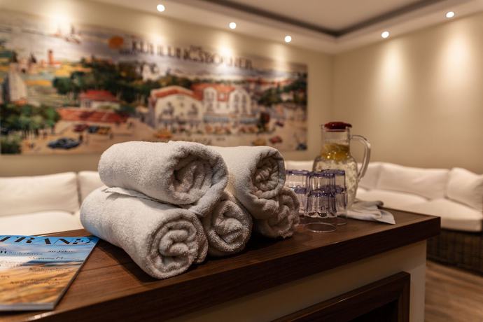 Imagen de la piscina del Hotel Max am Meer K&uuml;hlungsborn. Foto 19