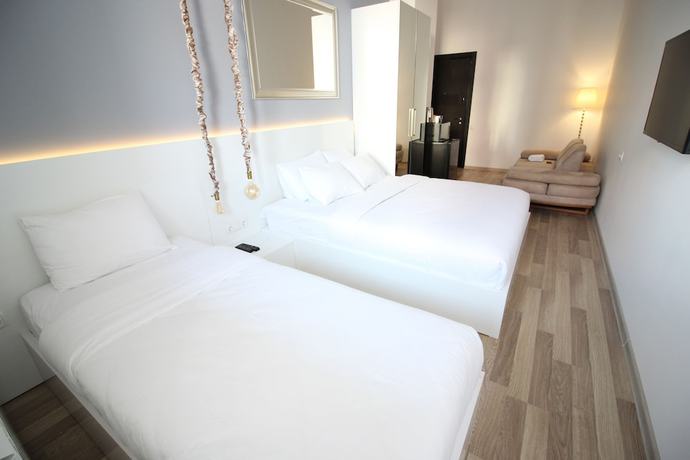 Imagen de la habitación del Hotel Maxela and Suites. Foto 3