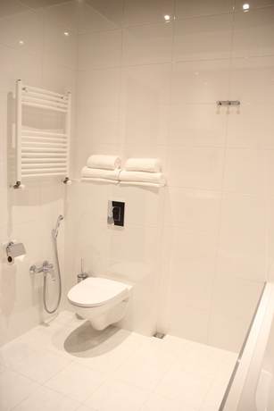 Imagen de la habitación del Hotel Maxela and Suites. Foto 5