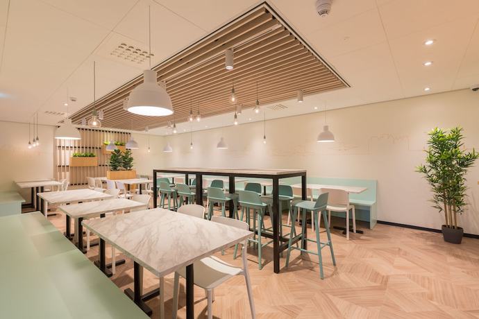 Imagen de los interiores del Hotel Maxhotel Amsterdam Airport Schiphol. Foto 18