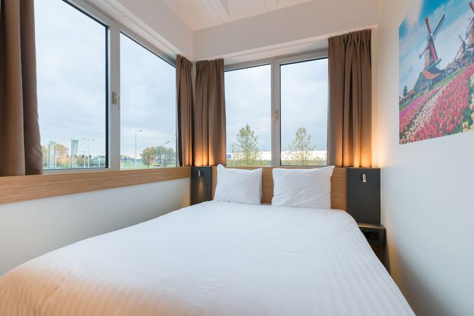 Imagen de la habitación del Hotel Maxhotel Amsterdam Airport Schiphol. Foto 14