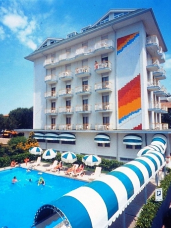 Imagen general del Hotel Maxi Heron. Foto 1