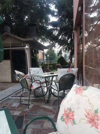Imagen de los interiores del Hotel Maxi, Sarajevo. Foto 19