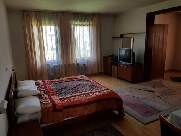 Imagen de la habitación del Hotel Maxi, Sarajevo. Foto 9