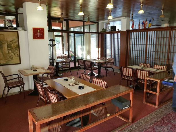 Imagen del bar/restaurante del Hotel Maxi, Sarajevo. Foto 3
