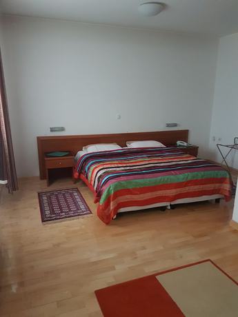 Imagen de la habitación del Hotel Maxi, Sarajevo. Foto 15