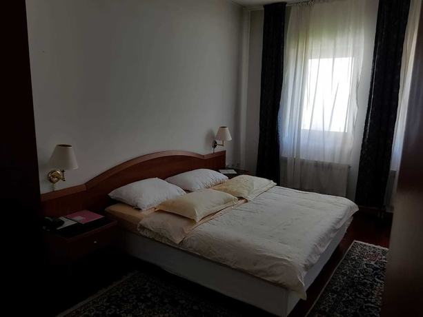 Imagen de la habitación del Hotel Maxi, Sarajevo. Foto 16
