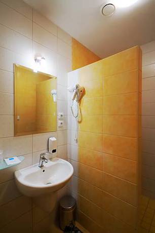Imagen de la habitación del Hotel Maxi, Uherske Hradiste. Foto 13