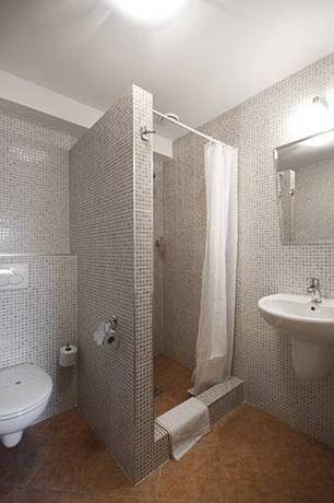 Imagen de la habitación del Hotel Maxi, Uherske Hradiste. Foto 16