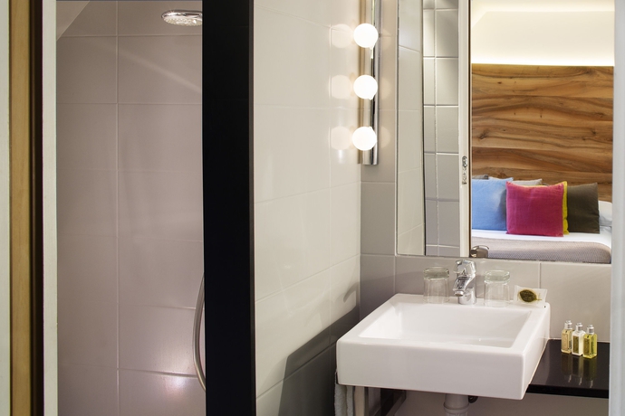 Imagen de la habitación del Hotel Maxim Folies. Foto 5