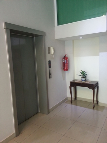 Imagen de los interiores del Hotel Maxim, Kota Kinabalu. Foto 8
